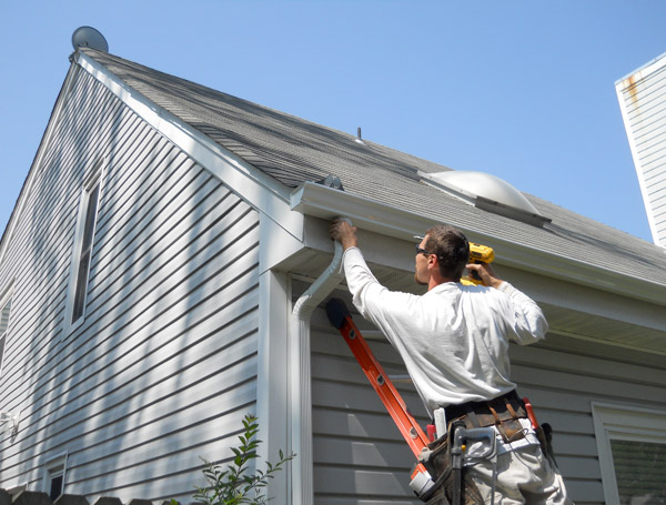Role of Seamless Gutter Installation in Home Maintenance